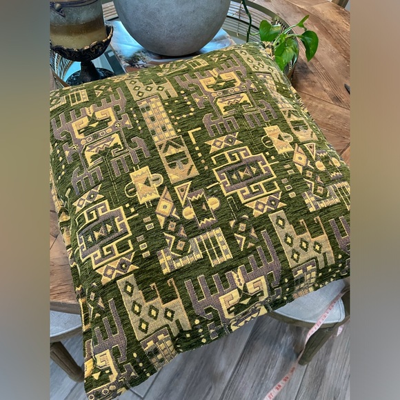 The Loom Alaska Tapestry Decorative Tassel Throw Pillow - Picture 2 of 10